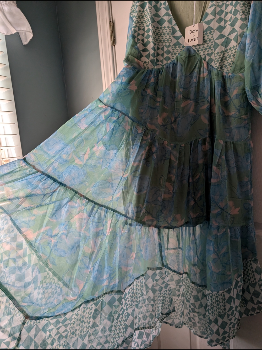 Davi & Dani Midi Dress - Picture 6 of 16
